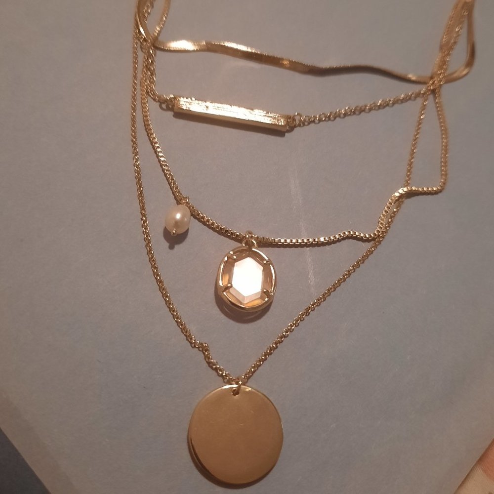 NWOT Halogen layered coin necklace